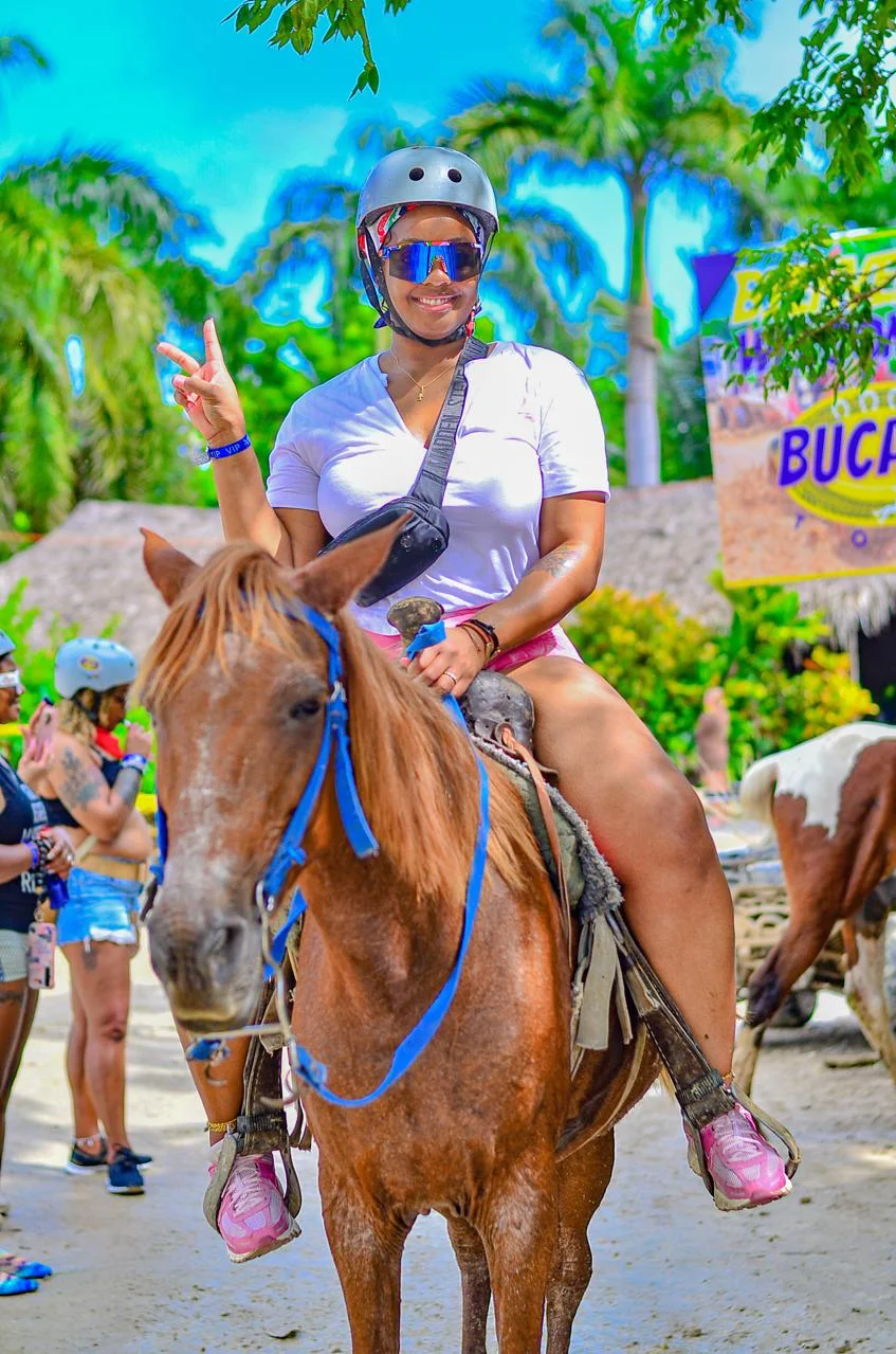 Horseback riding - photo 1